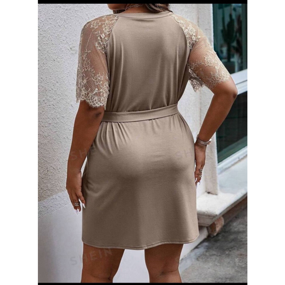 SHEIN Privé Plus Contrast Lace Raglan Sleeve Fold Pleated Detail Dress 1x - Picture 3 of 7